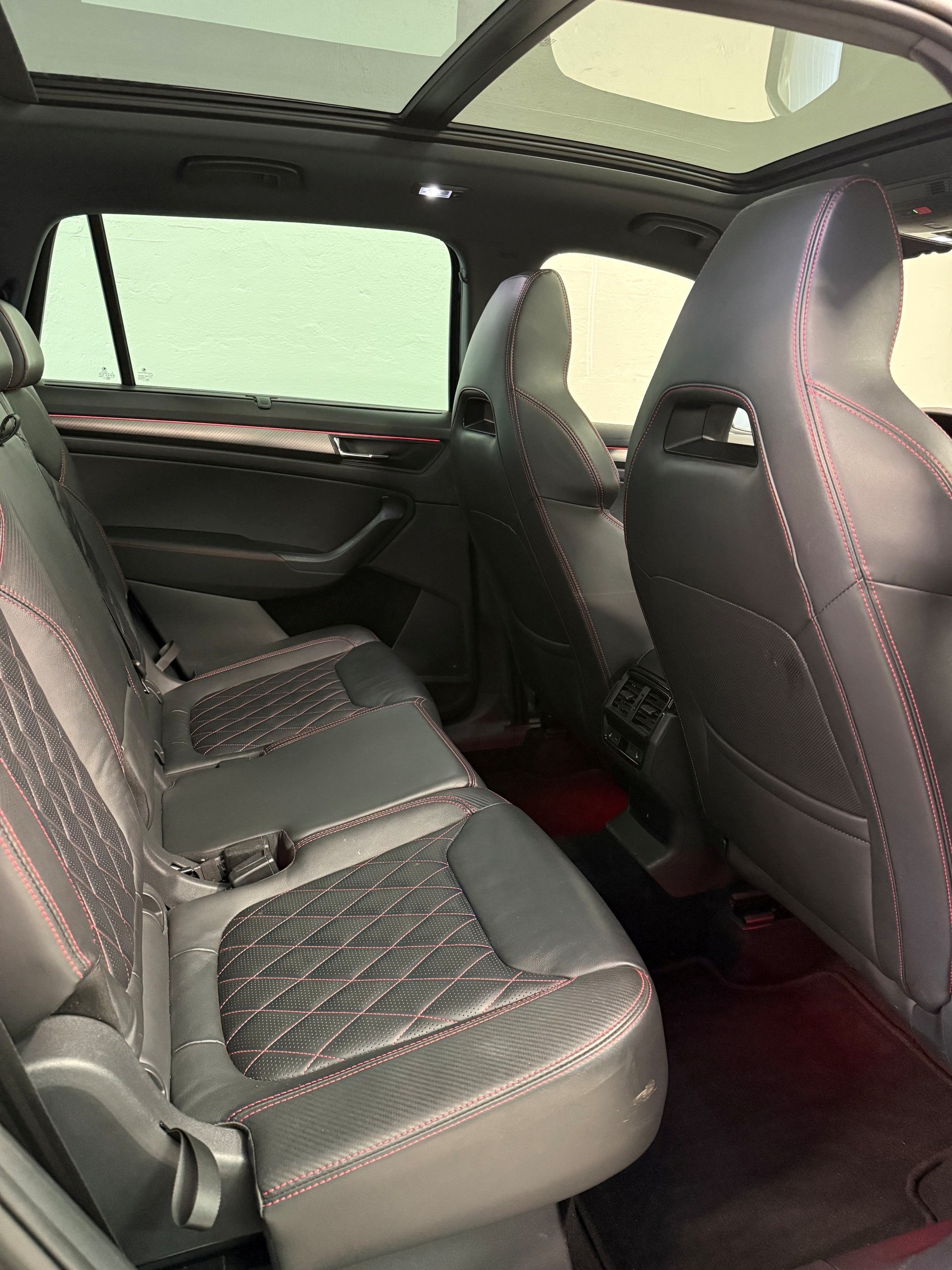 SKODA Kodiaq 2.0 TSI 4x4 RS-image-9