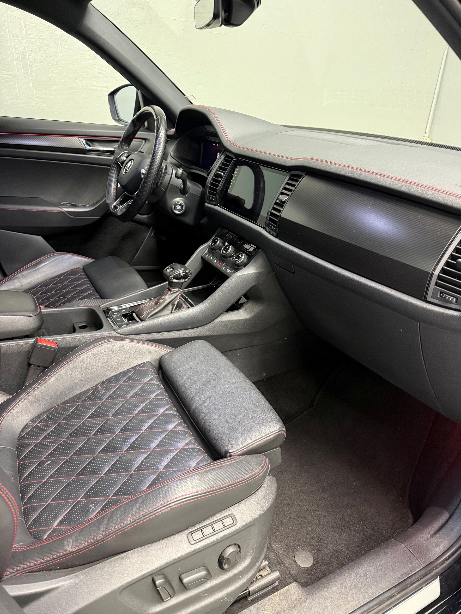 SKODA Kodiaq 2.0 TSI 4x4 RS-image-7
