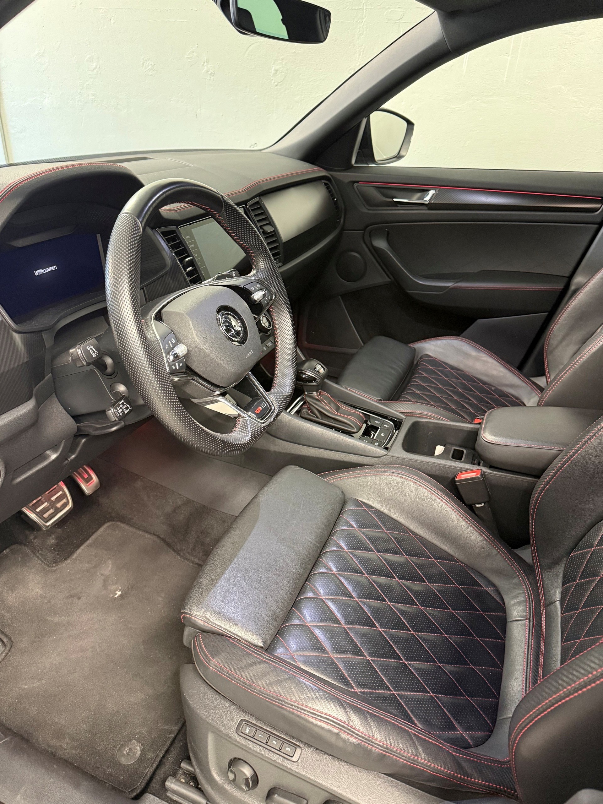 SKODA Kodiaq 2.0 TSI 4x4 RS-image-4