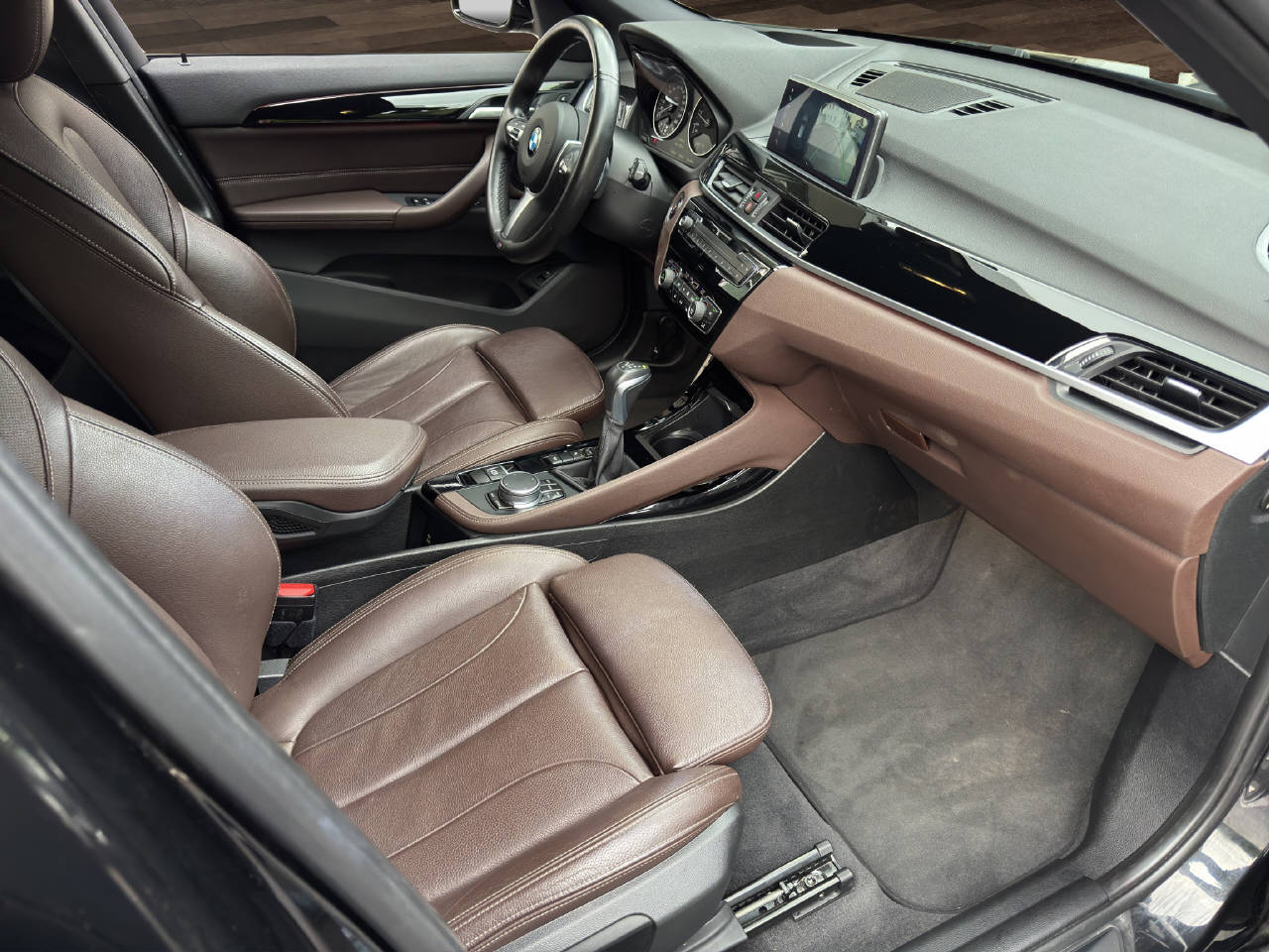 BMW X1 20i xDrive SAG-image-7