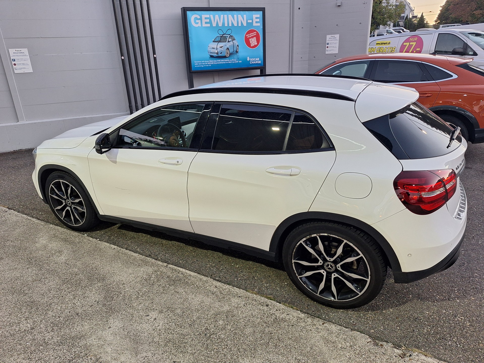 MERCEDES-BENZ GLA 200-image-1