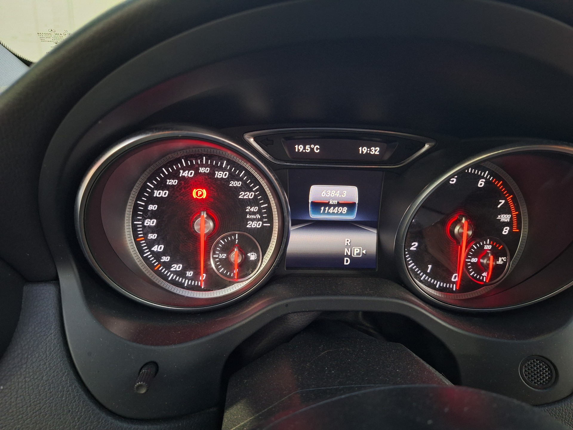 MERCEDES-BENZ GLA 200-image-3