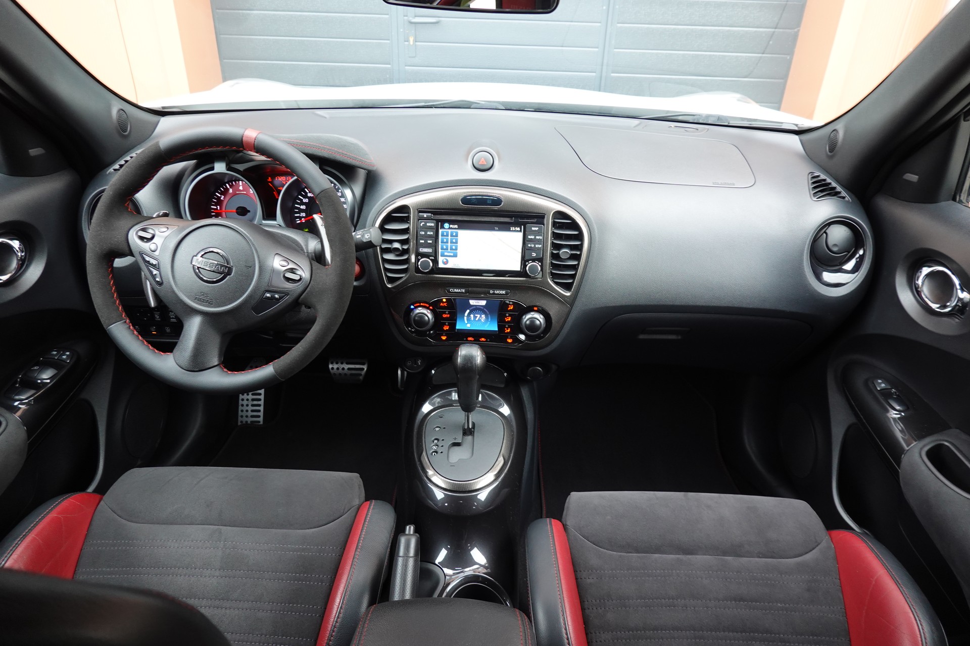 NISSAN Juke 1.6 DIG-T Nismo RS 4x4 "* CH Auto * Sièges Recaro * Black Edition * Interieur Alcantara * Tempomat *"-image-11