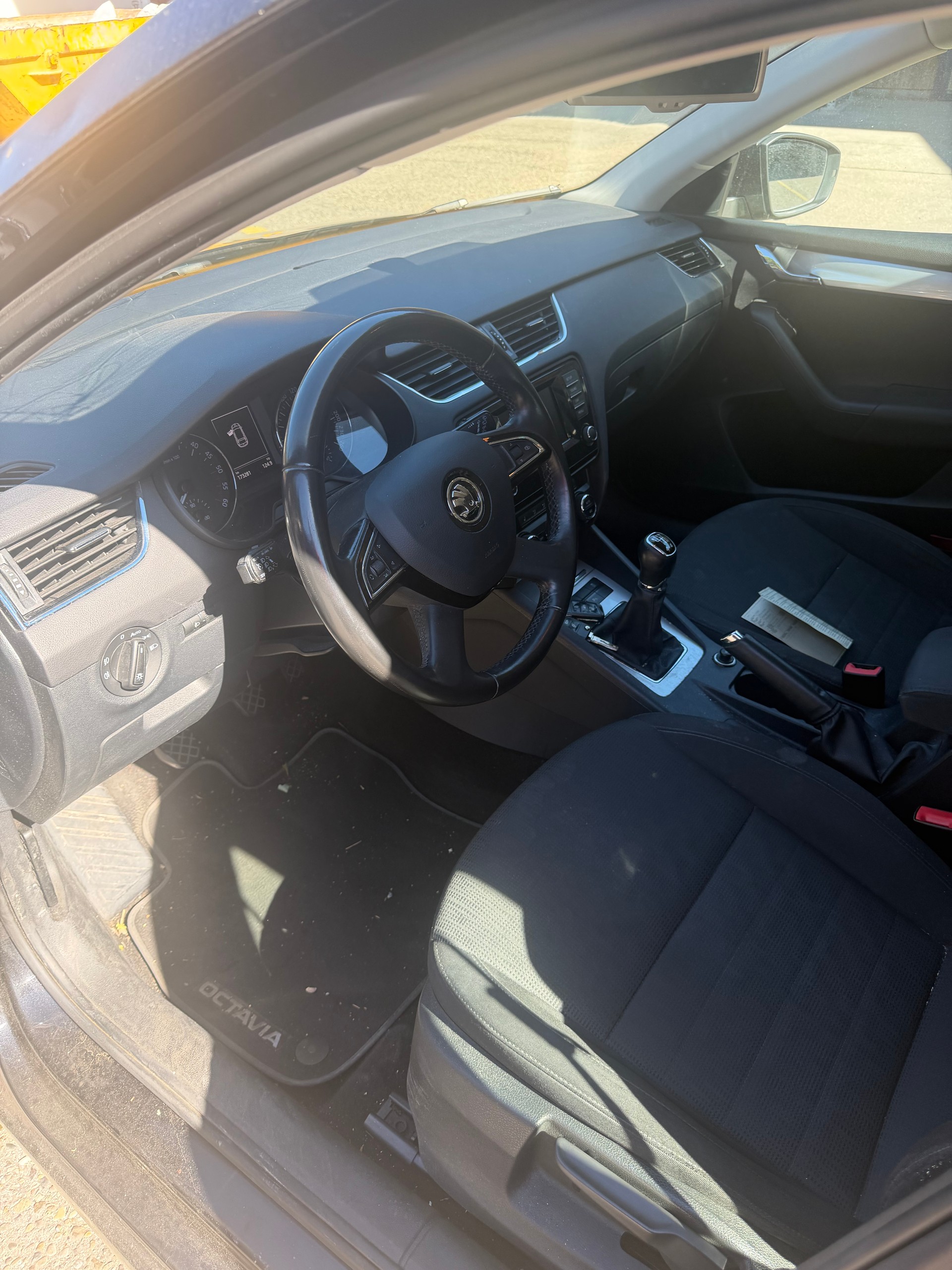 SKODA Octavia Combi 2.0 TDI Ambition 4x4-image-4