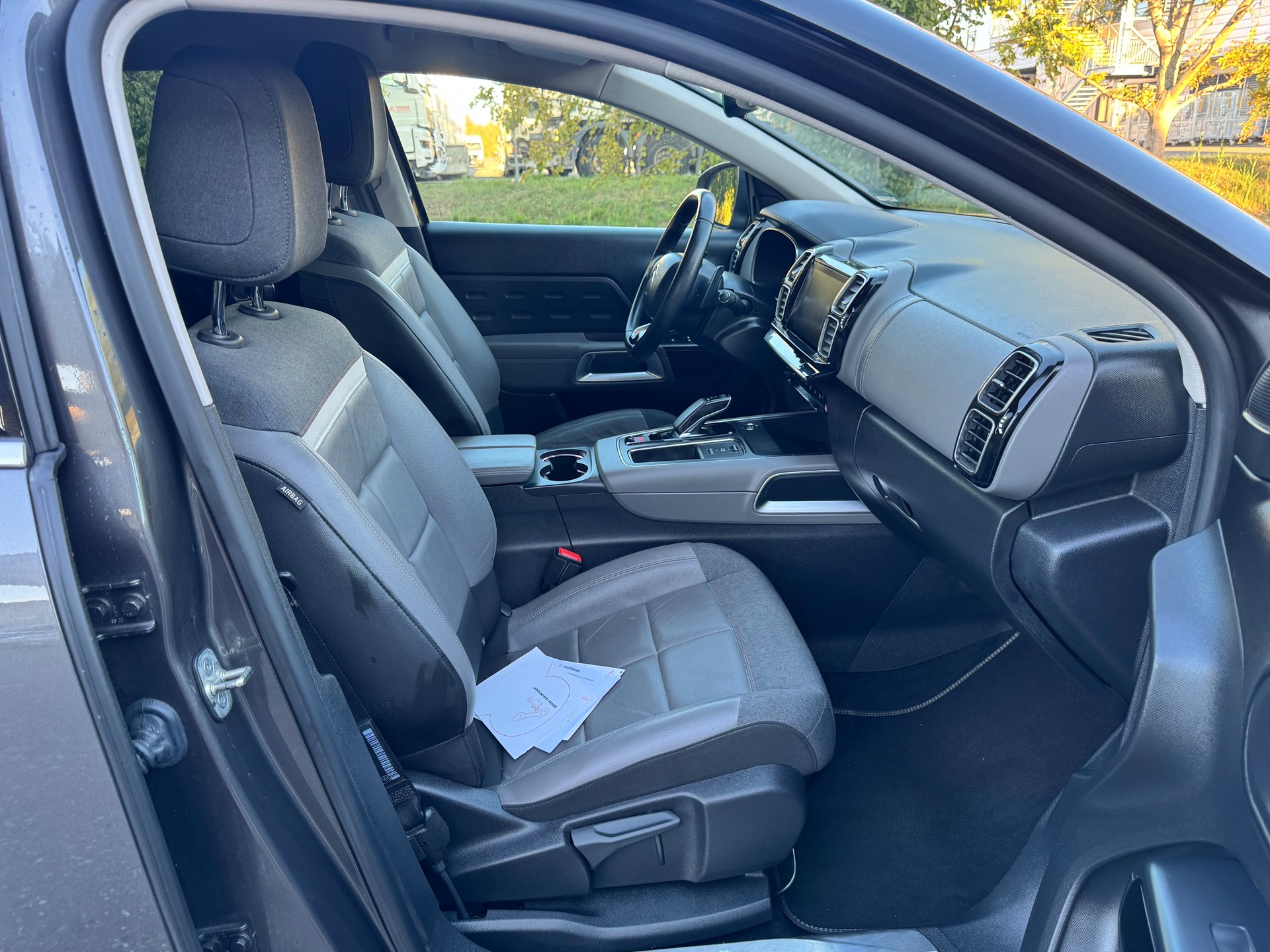 CITROEN C5 Aircross 1.6 PHEV Shine-image-11