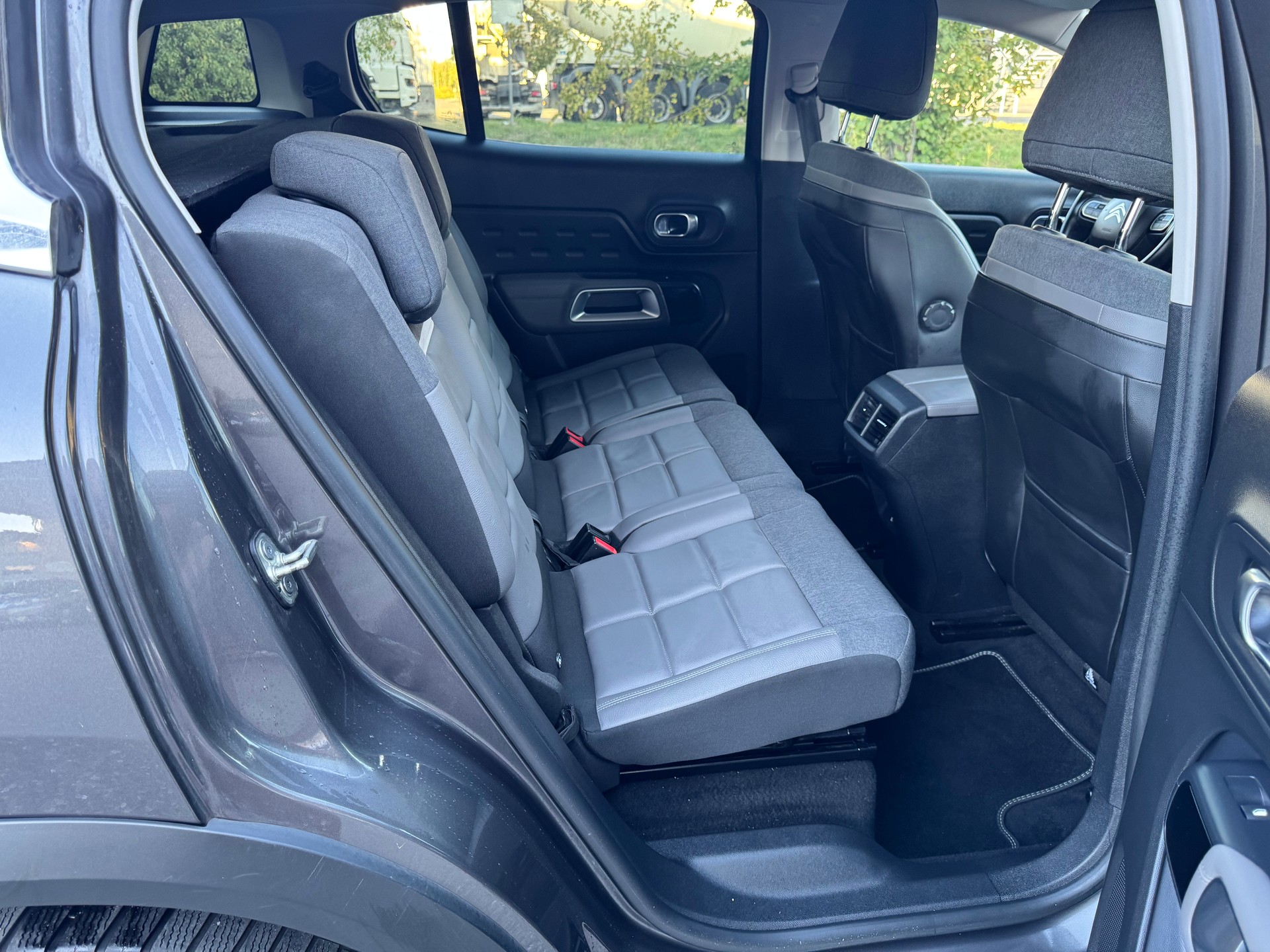CITROEN C5 Aircross 1.6 PHEV Shine-image-12