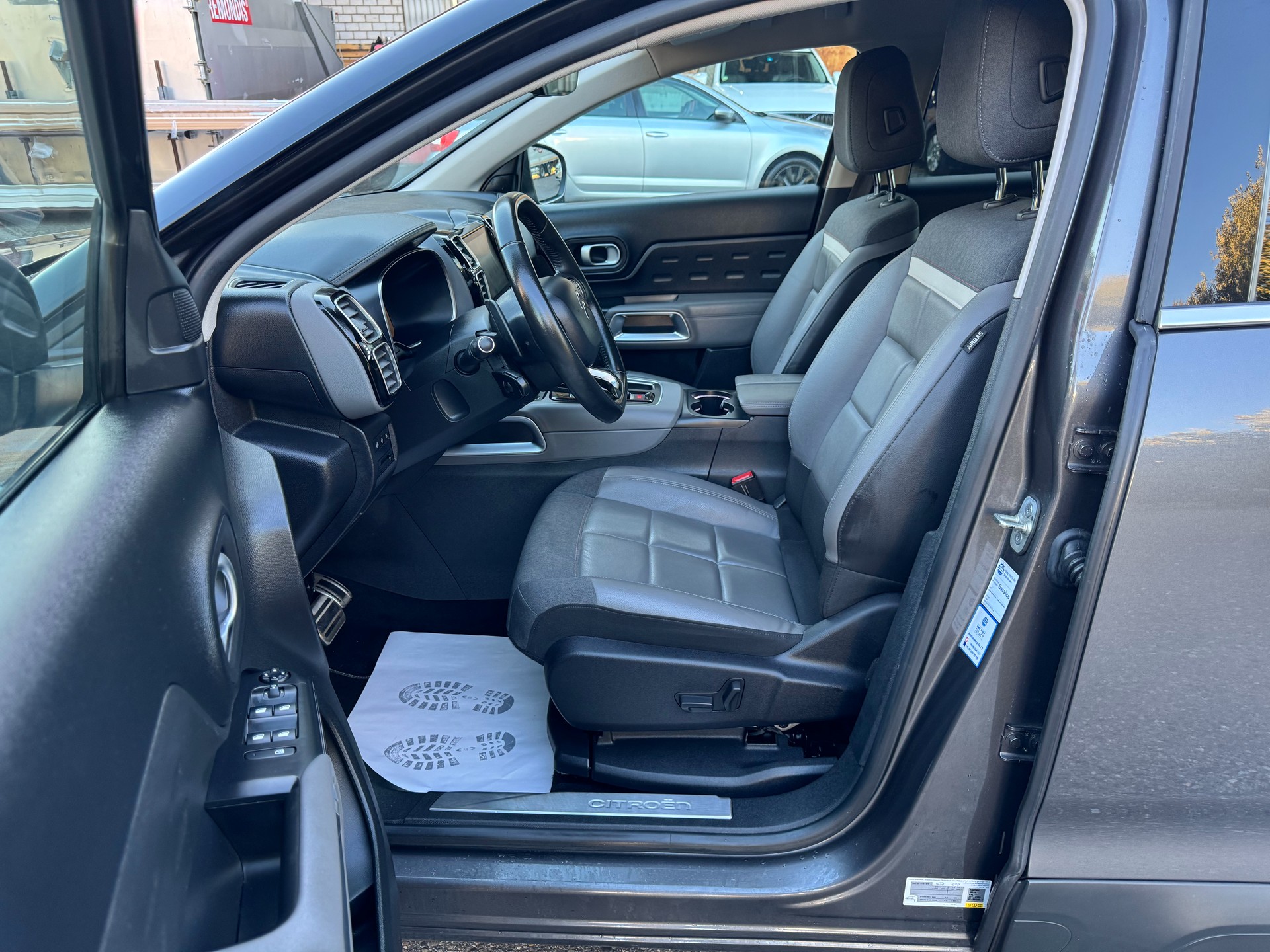 CITROEN C5 Aircross 1.6 PHEV Shine-image-13