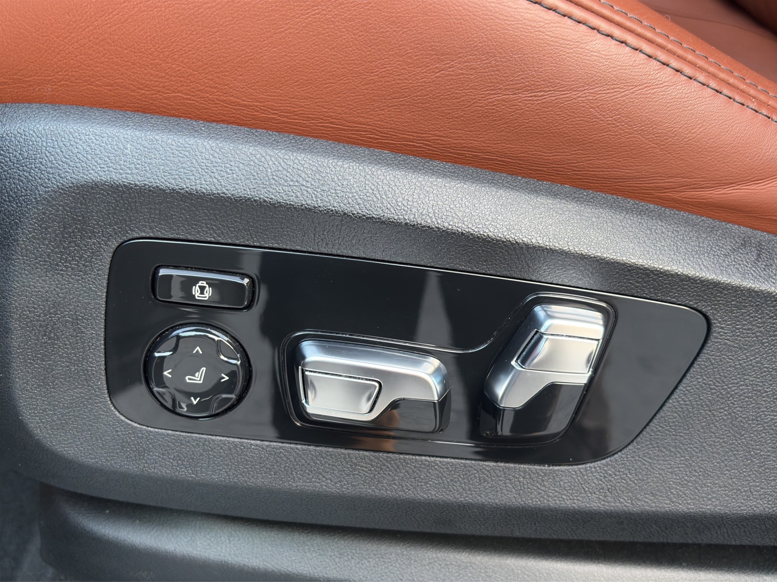 BMW X5 M60i xDrive-image-19