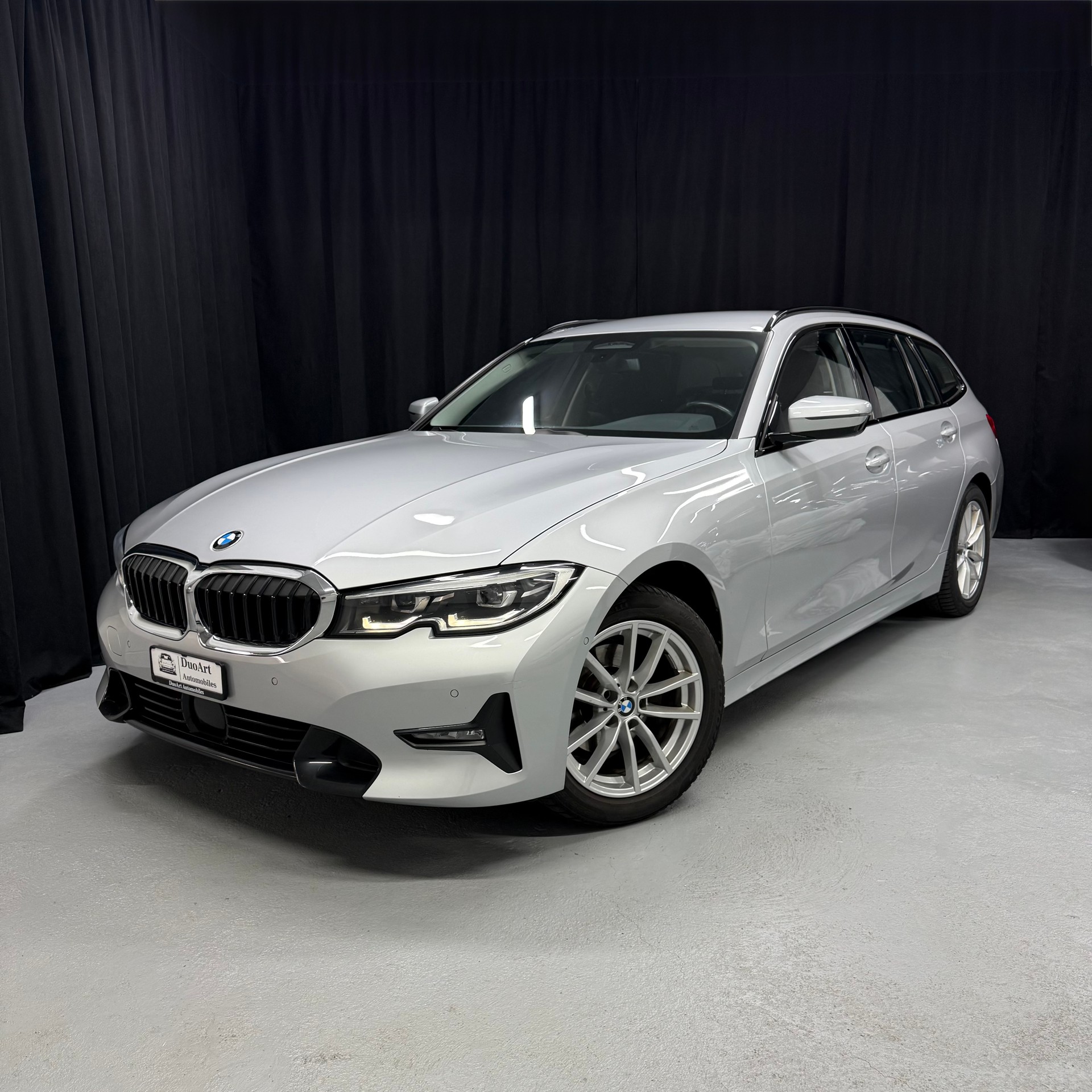 BMW 320d xDrive 48V Touring Sport Line Steptronic-image-1
