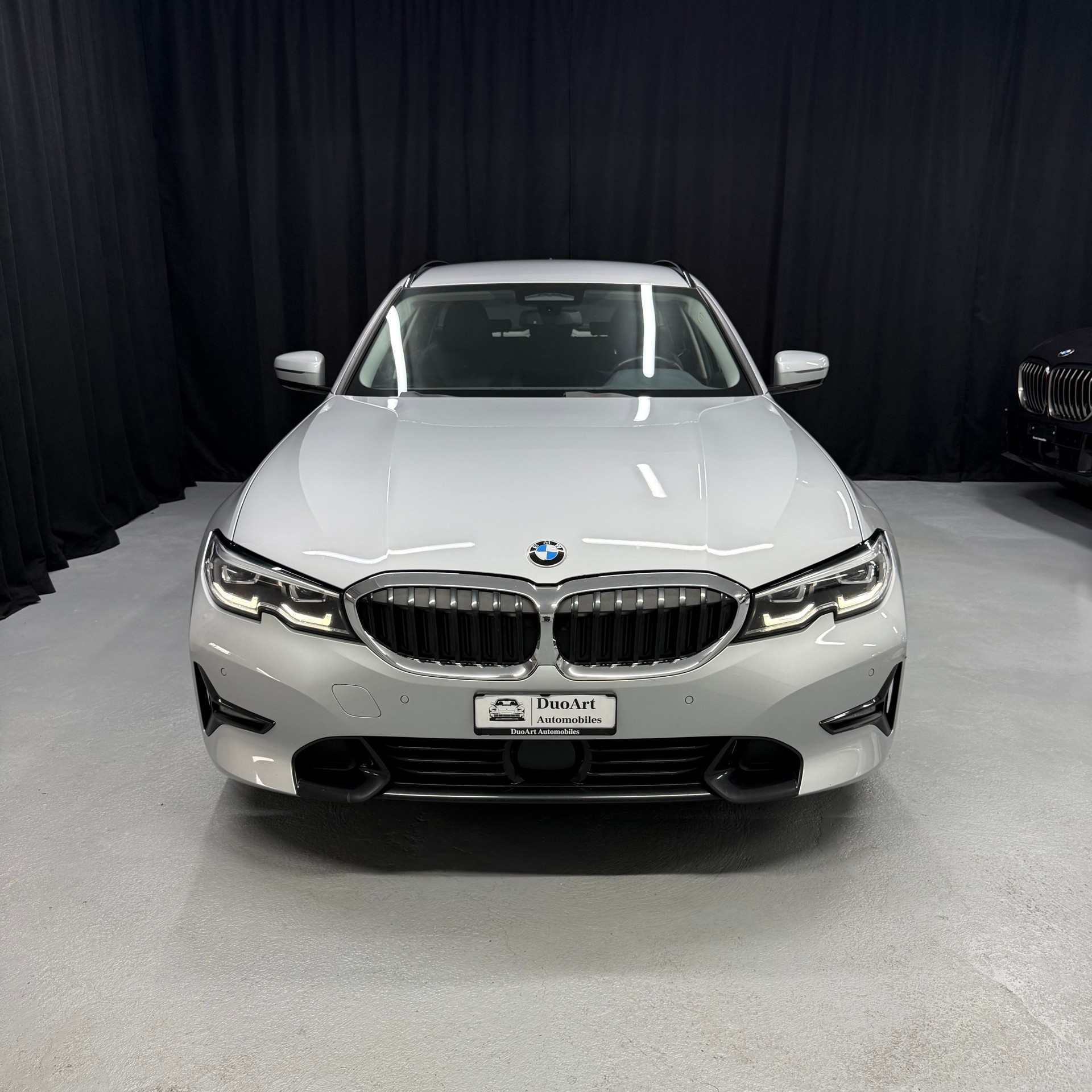 BMW 320d xDrive 48V Touring Sport Line Steptronic-image-2