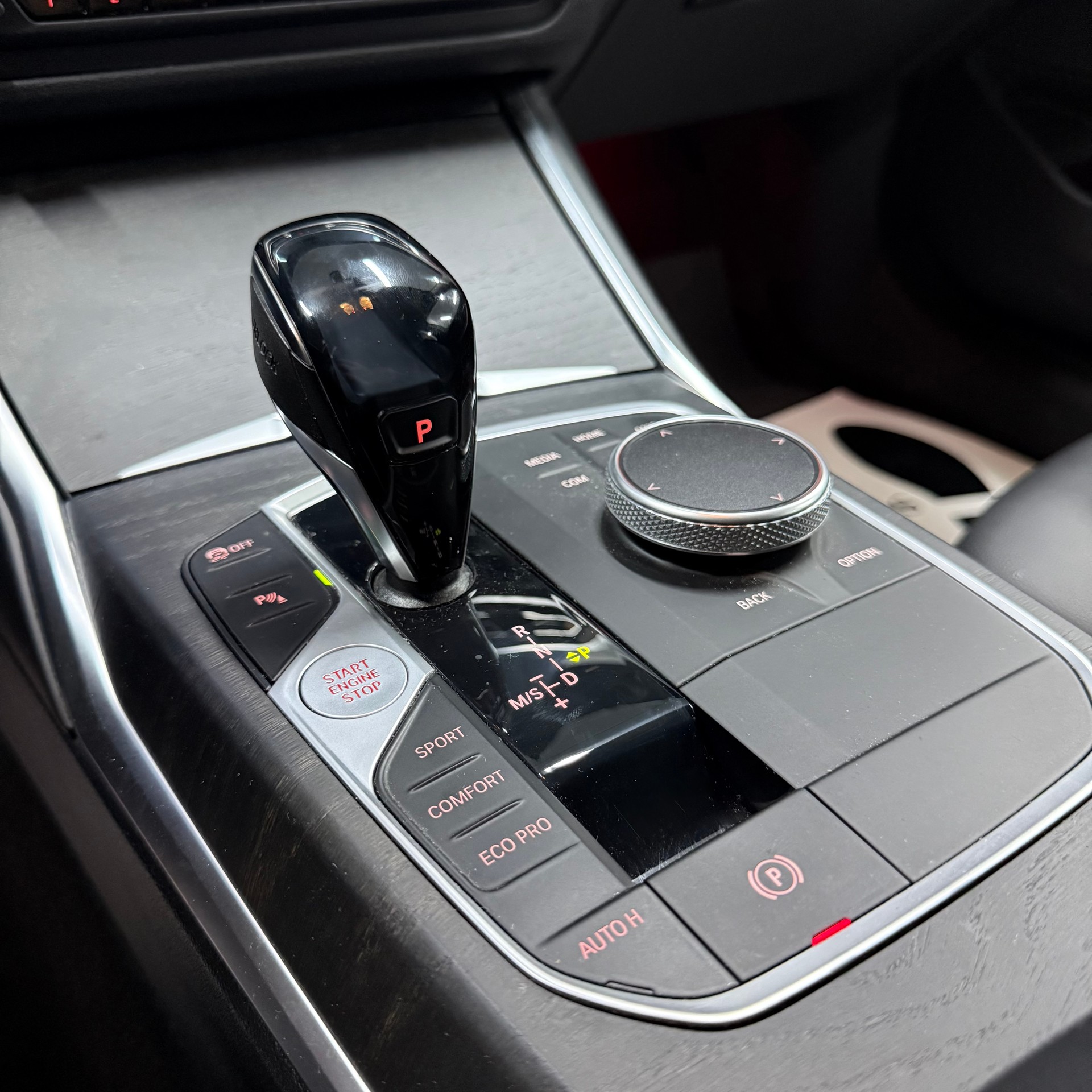 BMW 320d xDrive 48V Touring Sport Line Steptronic-image-12