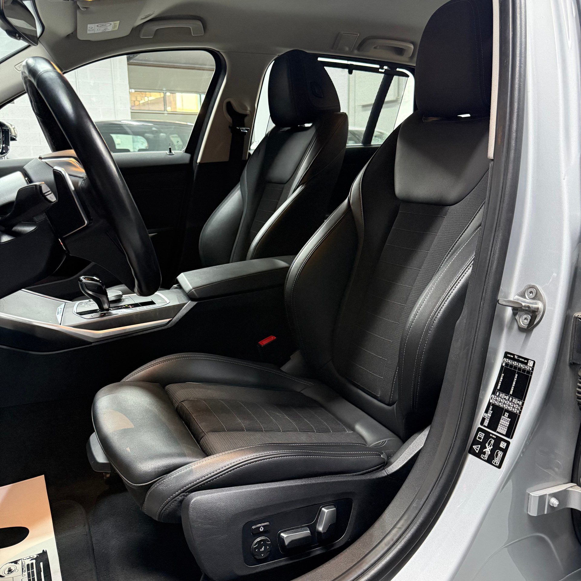 BMW 320d xDrive 48V Touring Sport Line Steptronic-image-10