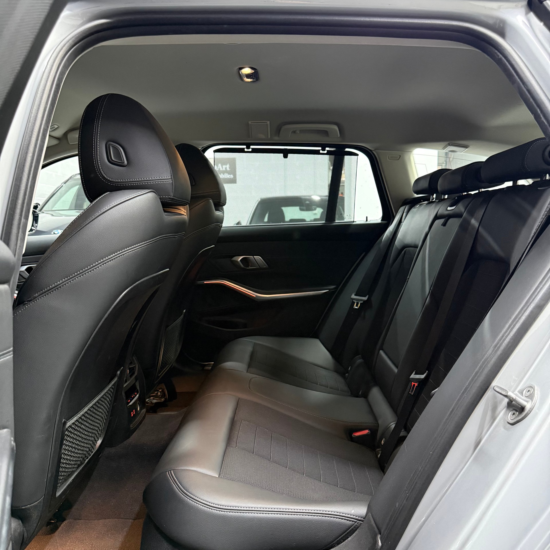 BMW 320d xDrive 48V Touring Sport Line Steptronic-image-11