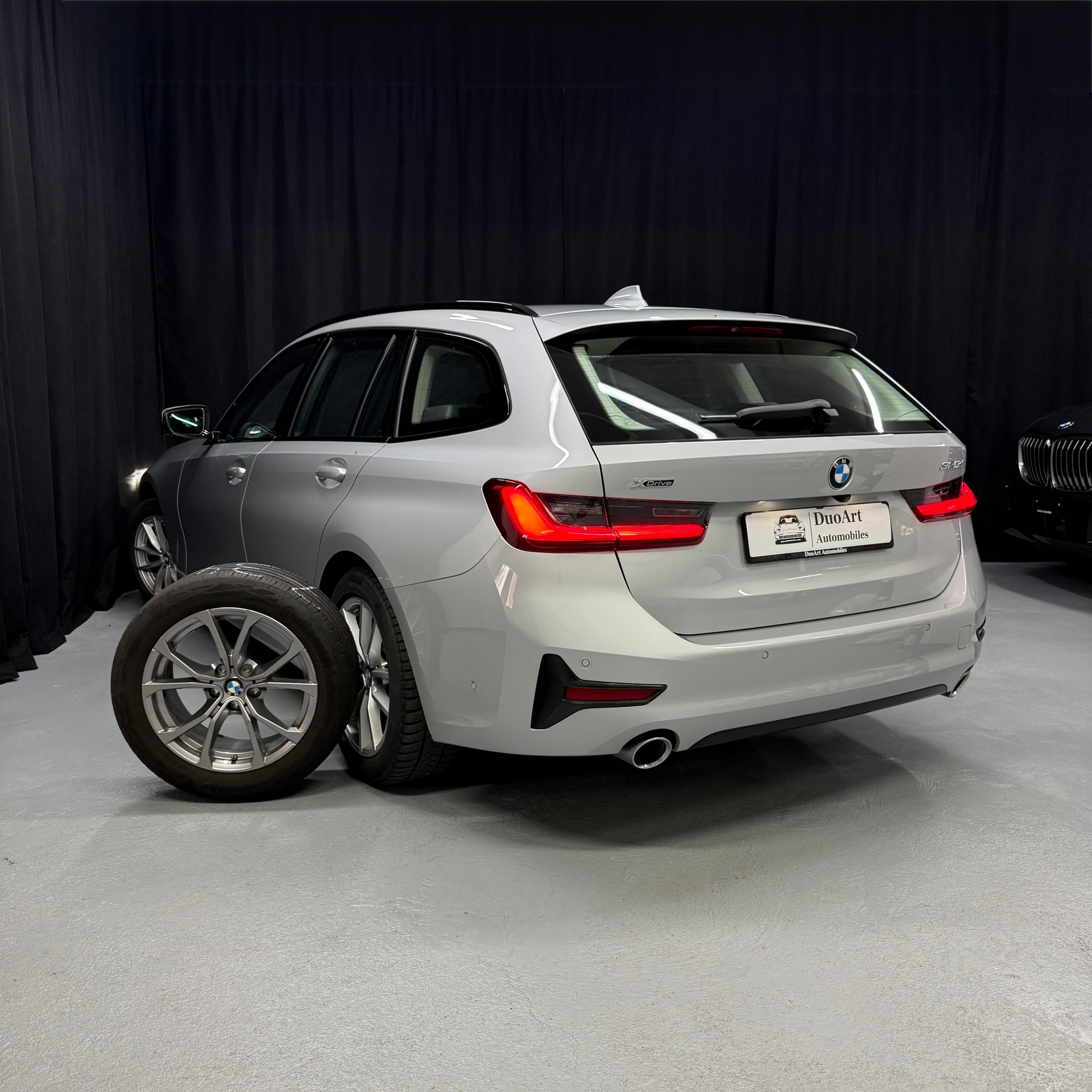 BMW 320d xDrive 48V Touring Sport Line Steptronic-image-5
