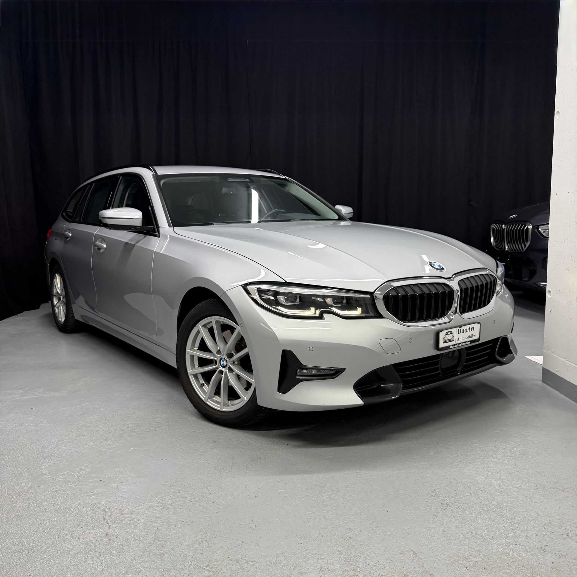 BMW 320d xDrive 48V Touring Sport Line Steptronic-image-3