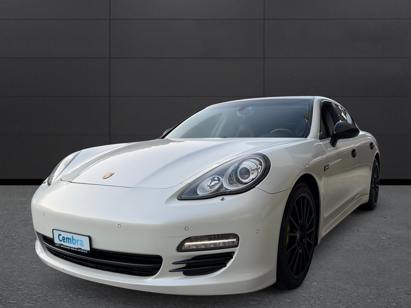 PORSCHE 4-image-0