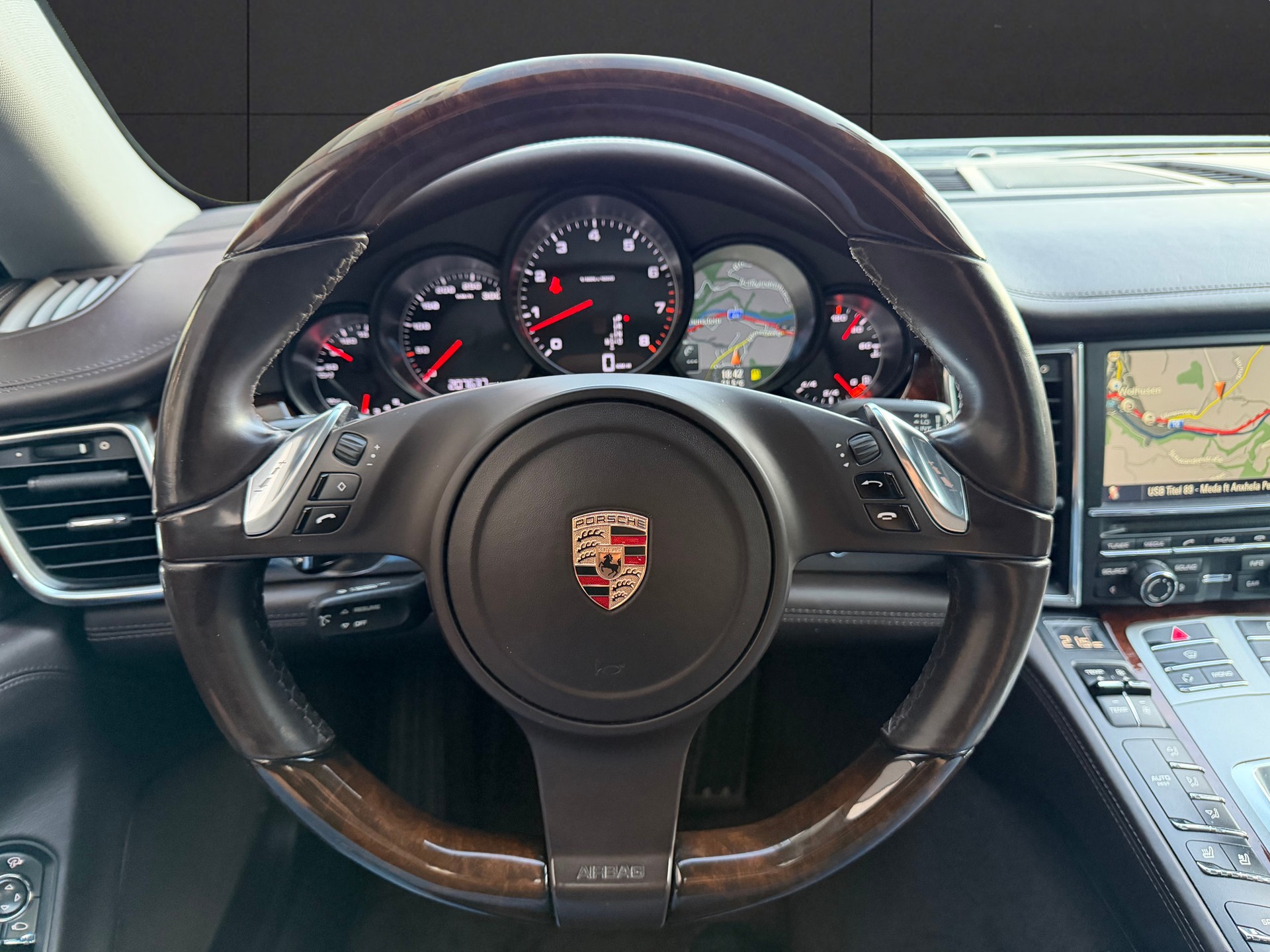 PORSCHE 4-image-14