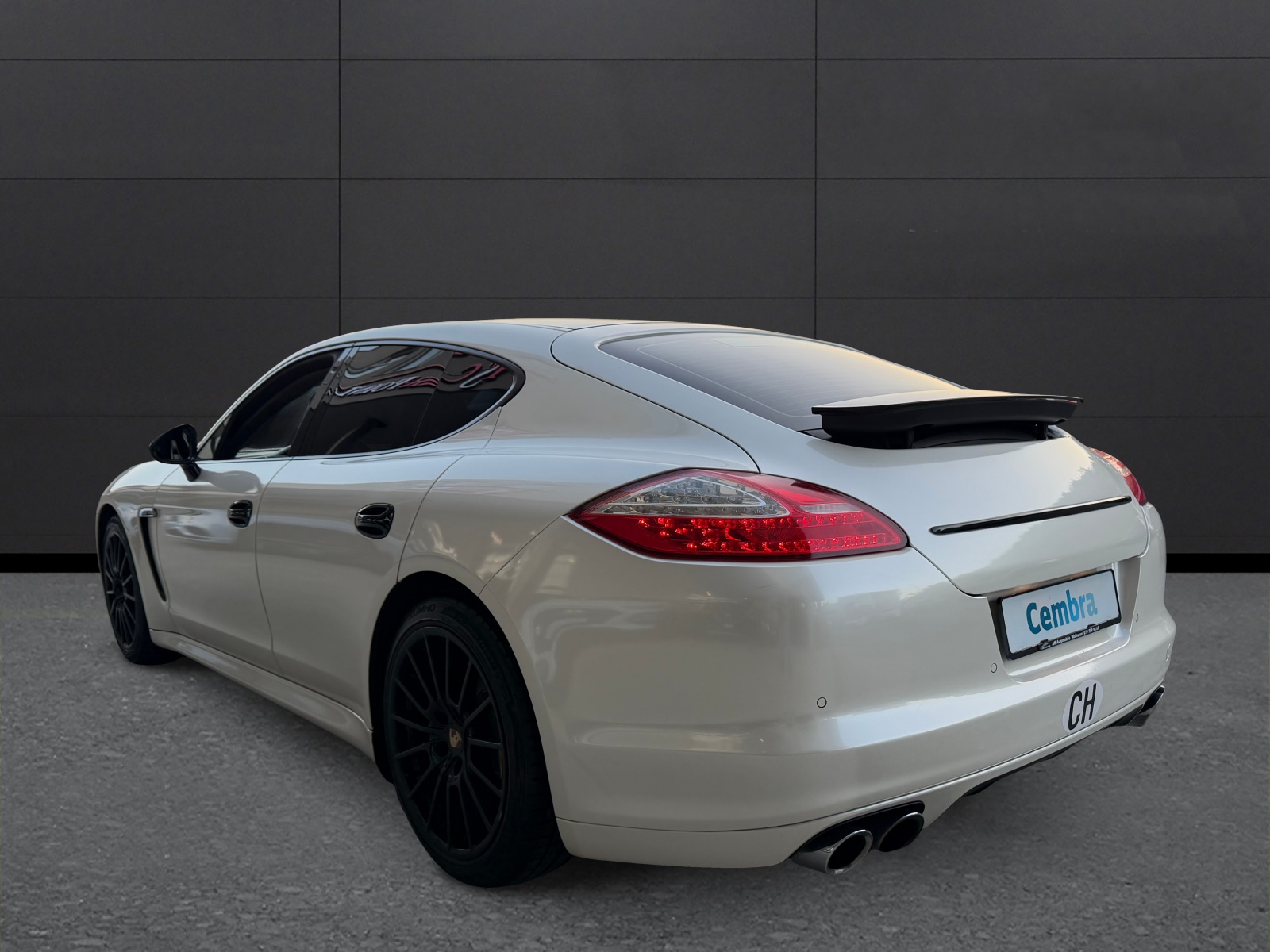 PORSCHE 4-image-2