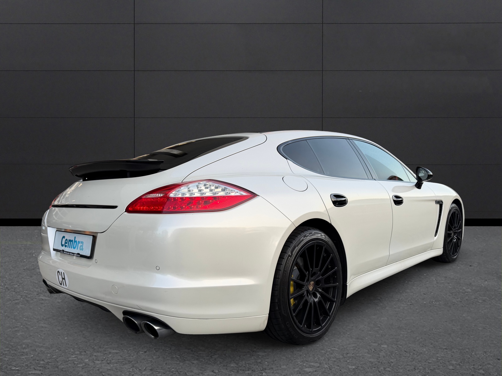 PORSCHE 4-image-4