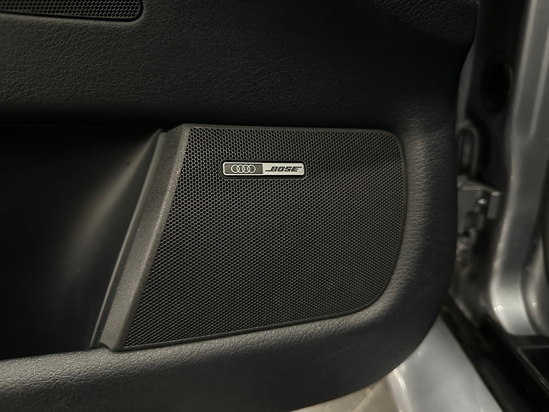 AUDI RS4 Avant quattro-image-22