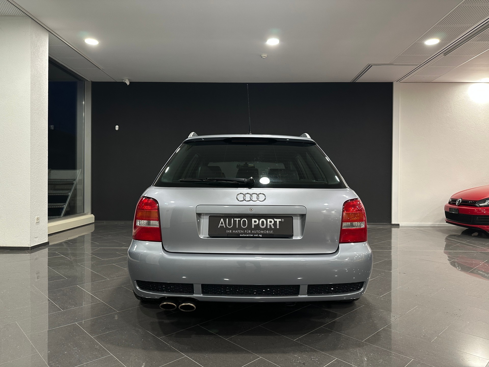 AUDI RS4 Avant quattro-image-8