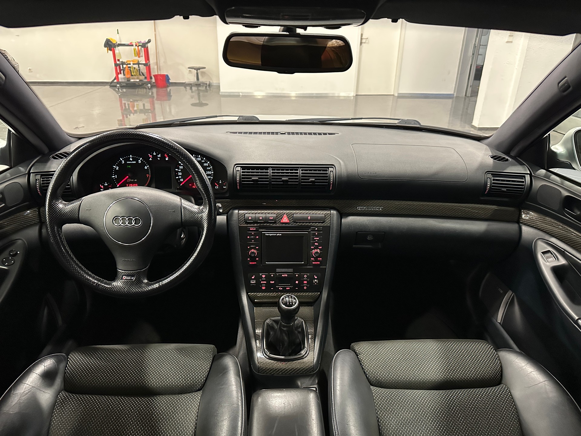 AUDI RS4 Avant quattro-image-1
