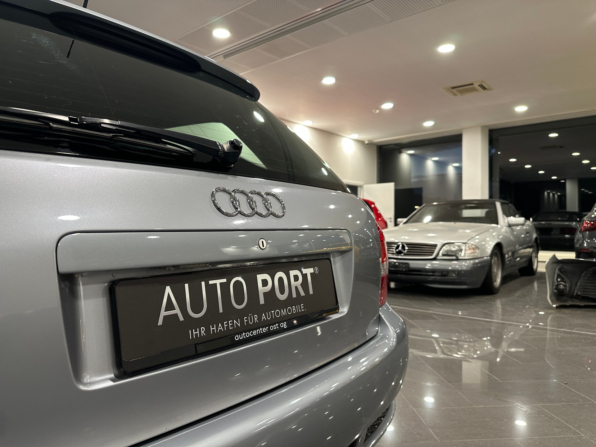AUDI RS4 Avant quattro-image-9