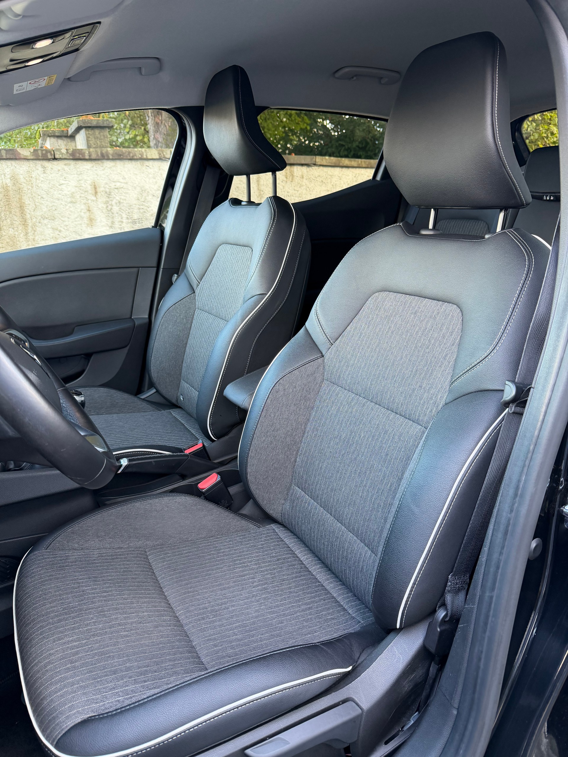 RENAULT Clio 1.0 Intens / Ab MFK / Service gepflegt / 36 Monate Garantie exkl. / 8 Fach / Navi / LED / Rückfahrkamera / Digital Cockpit-image-10