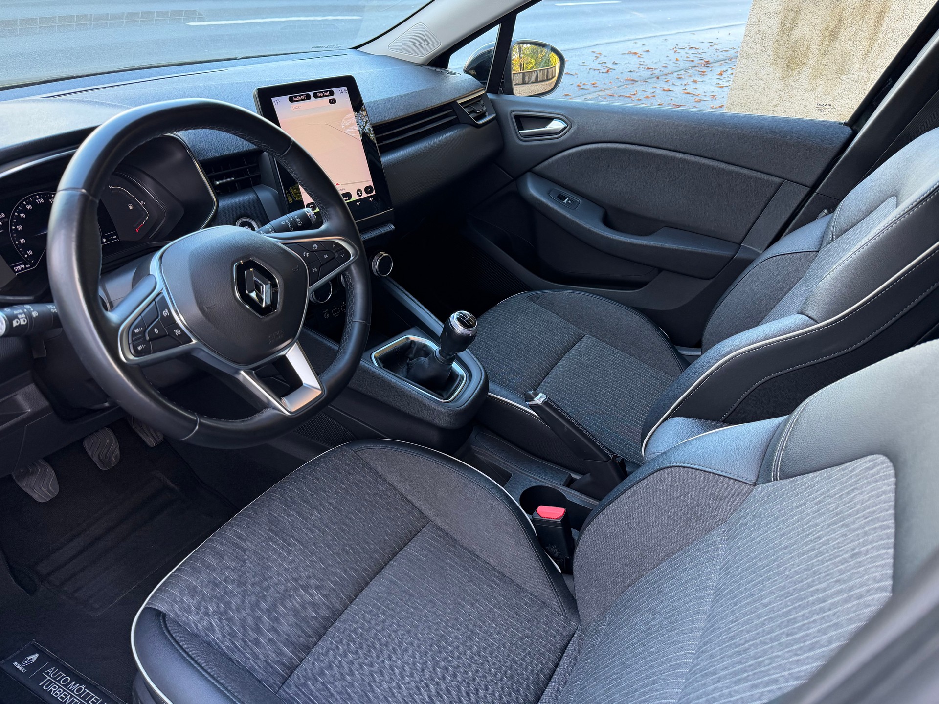 RENAULT Clio 1.0 Intens / Ab MFK / Service gepflegt / 36 Monate Garantie exkl. / 8 Fach / Navi / LED / Rückfahrkamera / Digital Cockpit-image-7