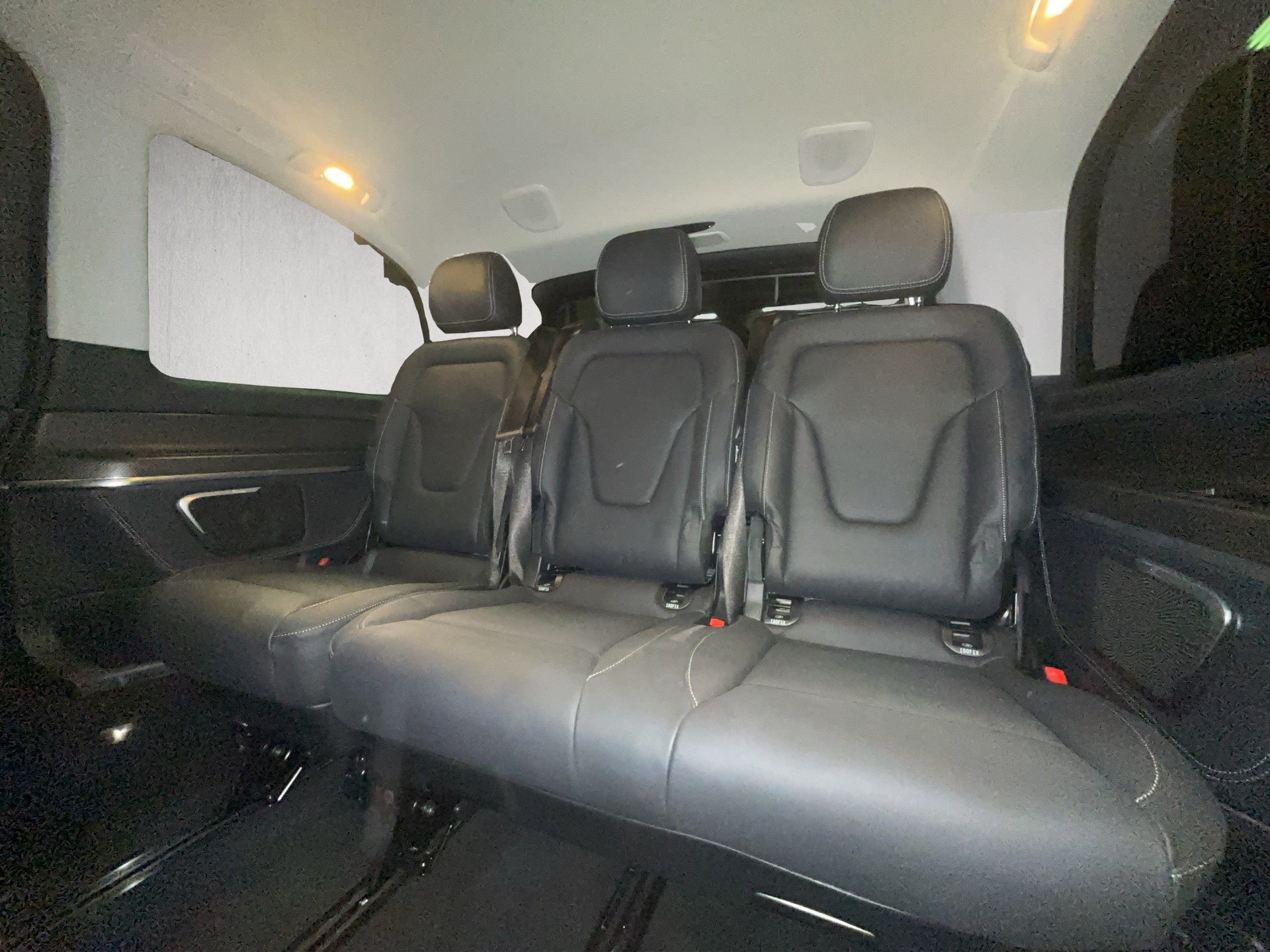 MERCEDES-BENZ V 300 d Swiss Edition kompakt 4Matic 9G-Tronic-image-8