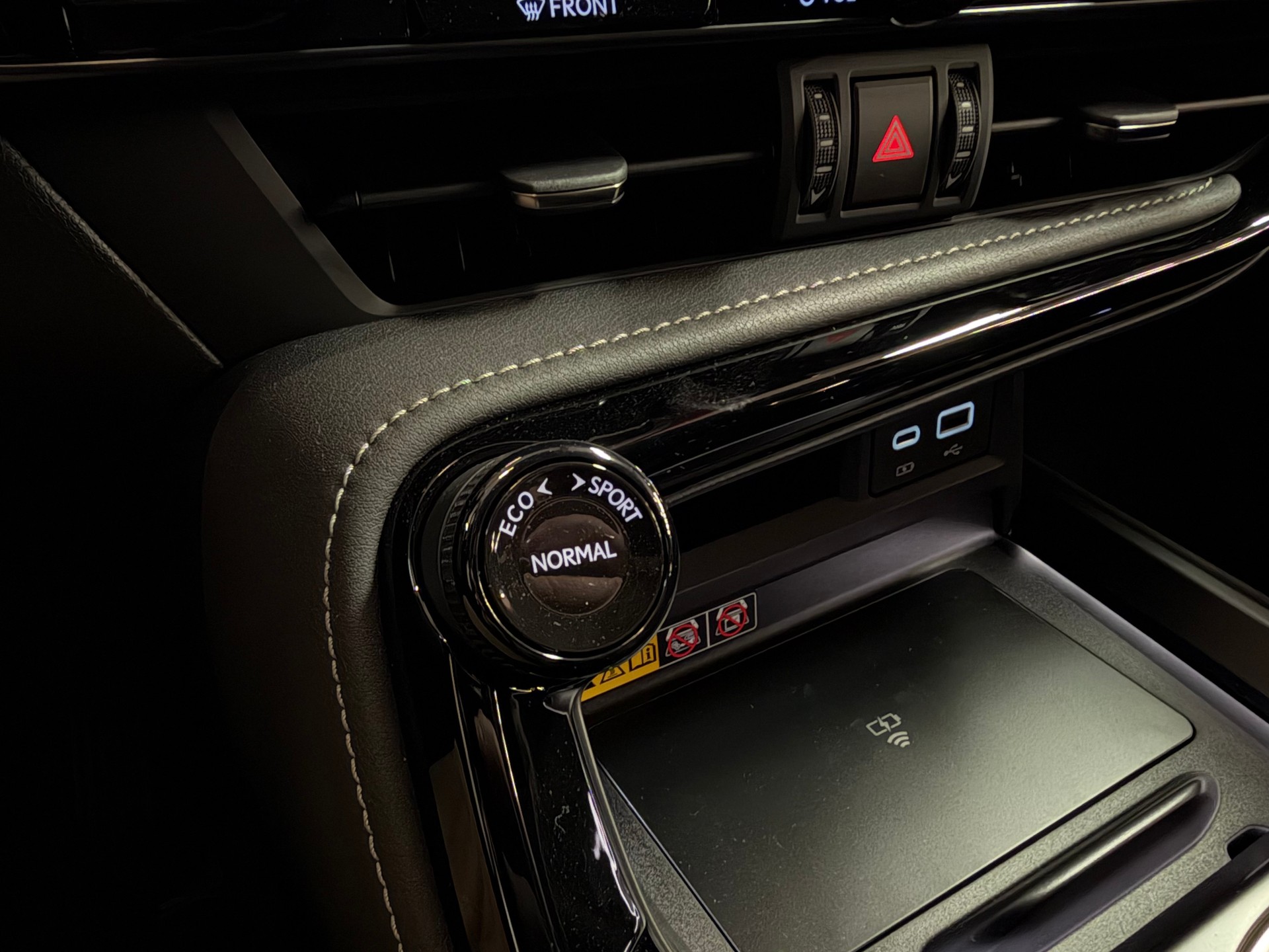 LEXUS NX 450h+ E-FOUR Comfort-image-27