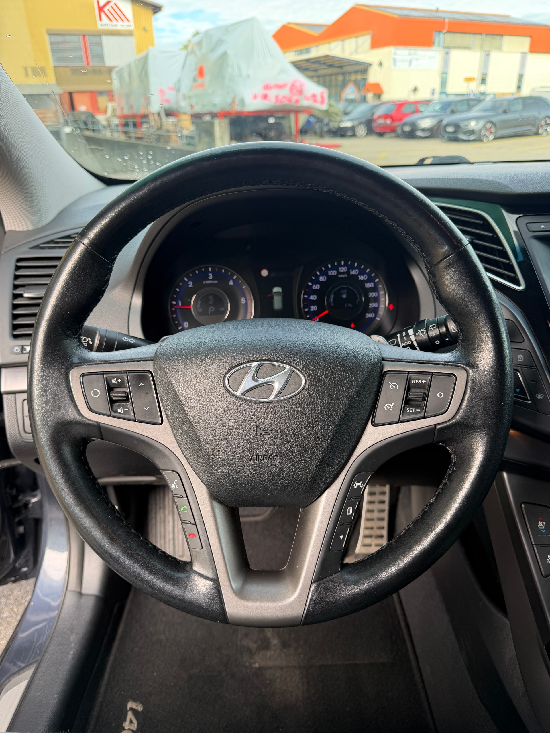 HYUNDAI i40 Wagon 1.7 CRDI Vertex Automatic-image-10