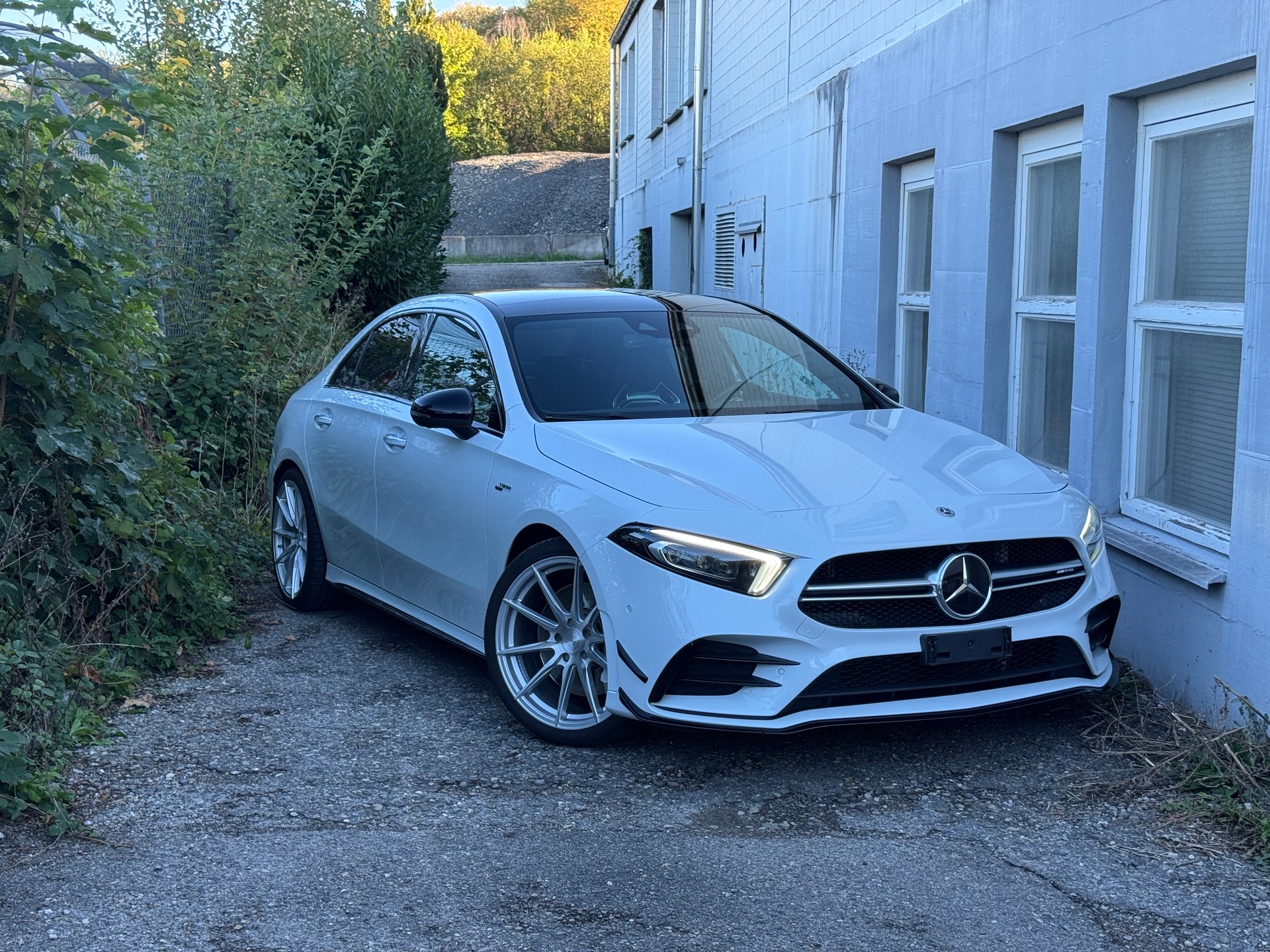 MERCEDES-BENZ A 35 AMG 4Matic Speedshift-image-1