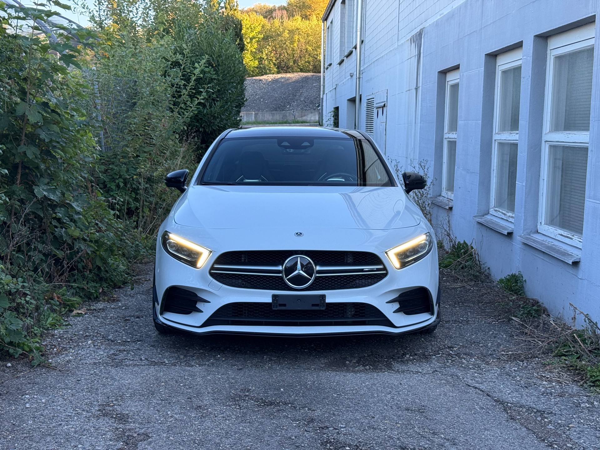 MERCEDES-BENZ A 35 AMG 4Matic Speedshift-image-2