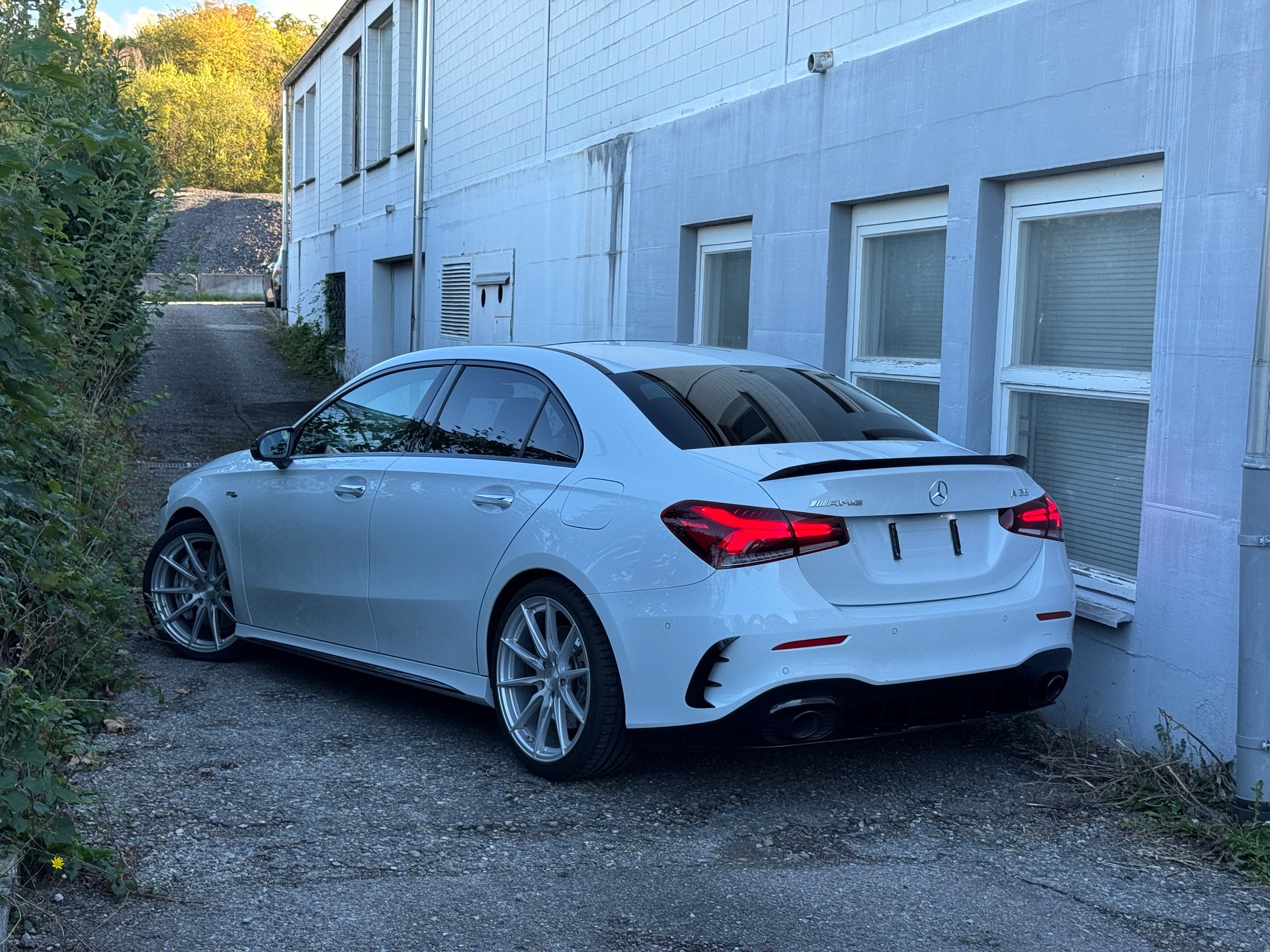 MERCEDES-BENZ A 35 AMG 4Matic Speedshift-image-3