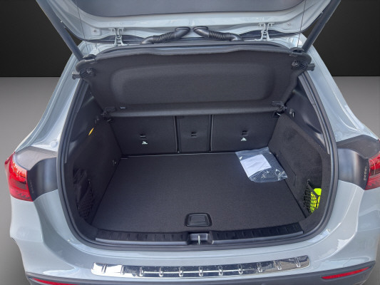 MERCEDES-BENZ GLA AMG 35 4Matic 8G-DCT-image-10