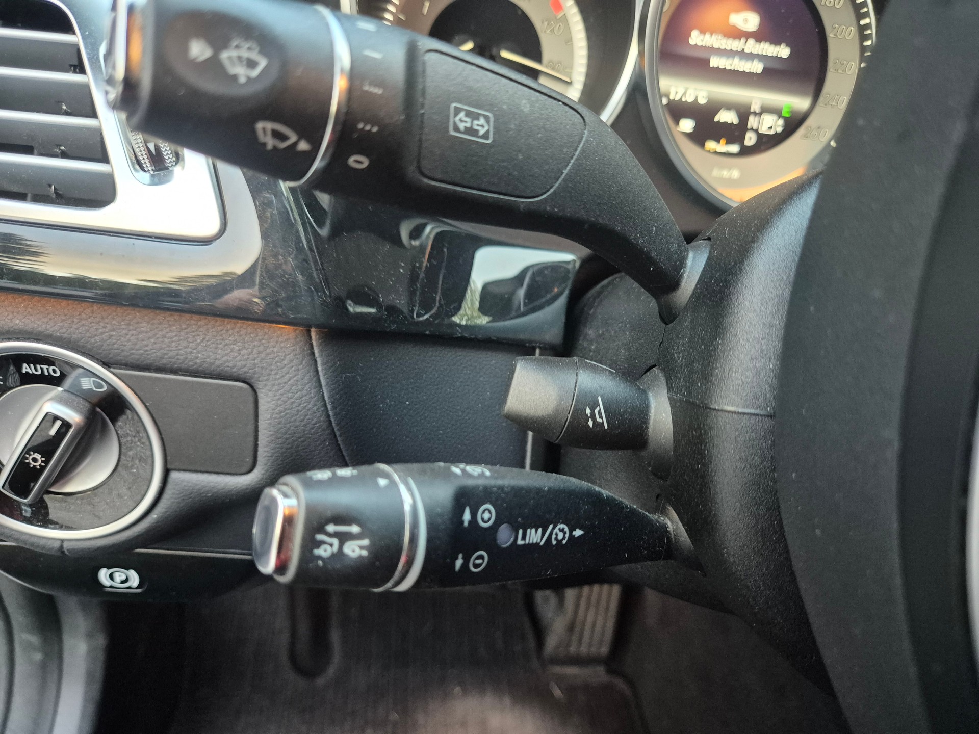 MERCEDES-BENZ CLS 350 CDI 4Matic 7G-Tronic-image-15