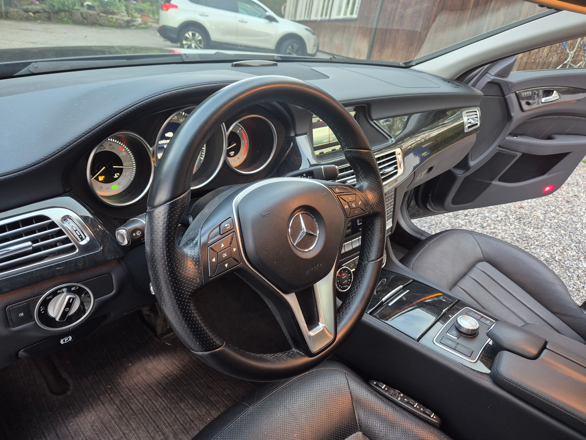 MERCEDES-BENZ CLS 350 CDI 4Matic 7G-Tronic-image-17