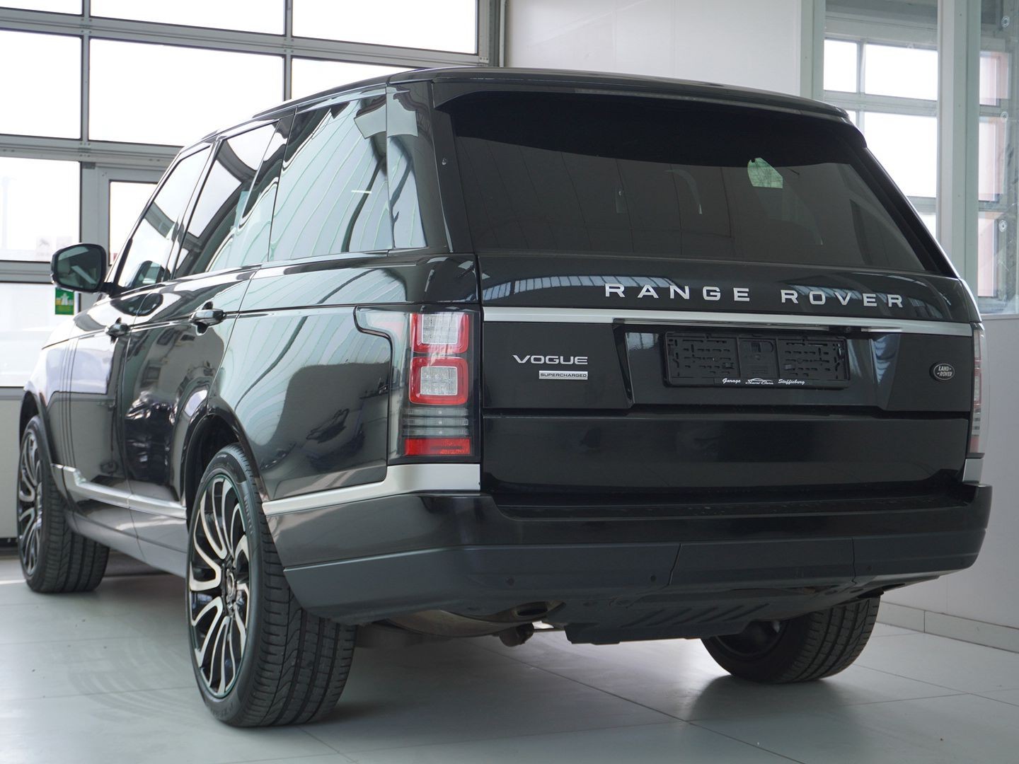 LAND ROVER Range Rover 5.0 V8 SC Vogue Automatic-image-1