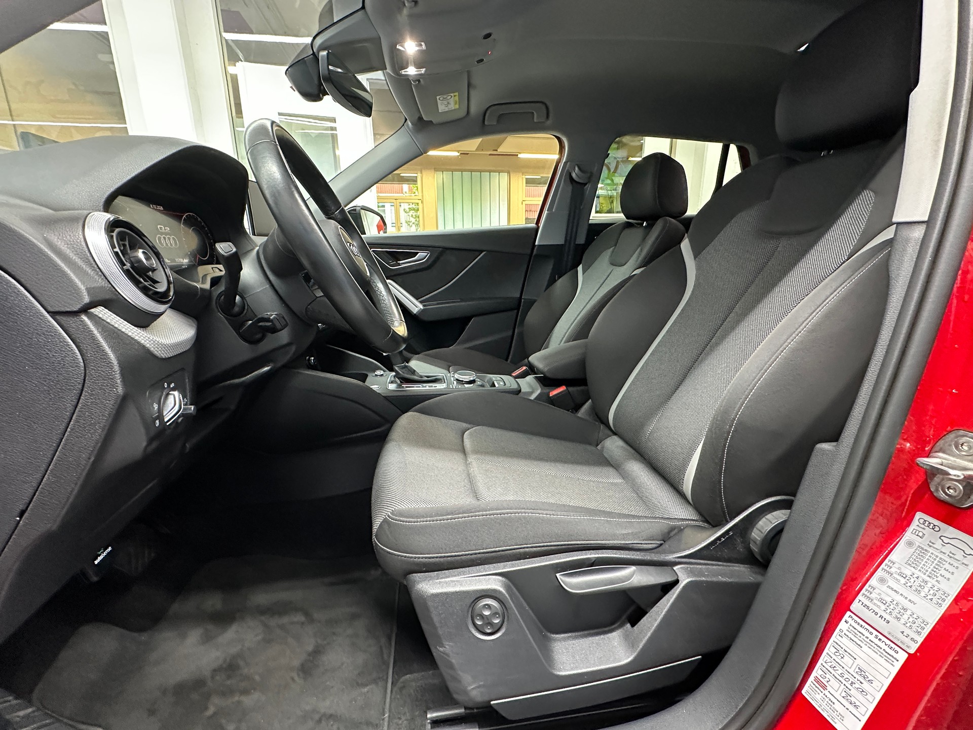 AUDI Q2 35 TFSI S line S-tronic-image-7
