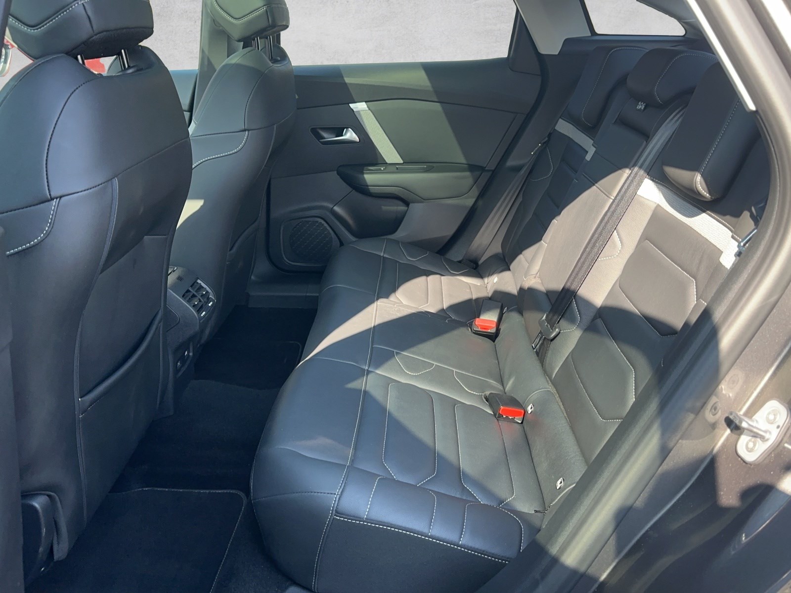 CITROEN C4 1.2 Pure Tech Shine Pack Automat 155PS - Panoramaschiebedach, Herstellergarantie / 3.99% Leasing-Aktion-image-12