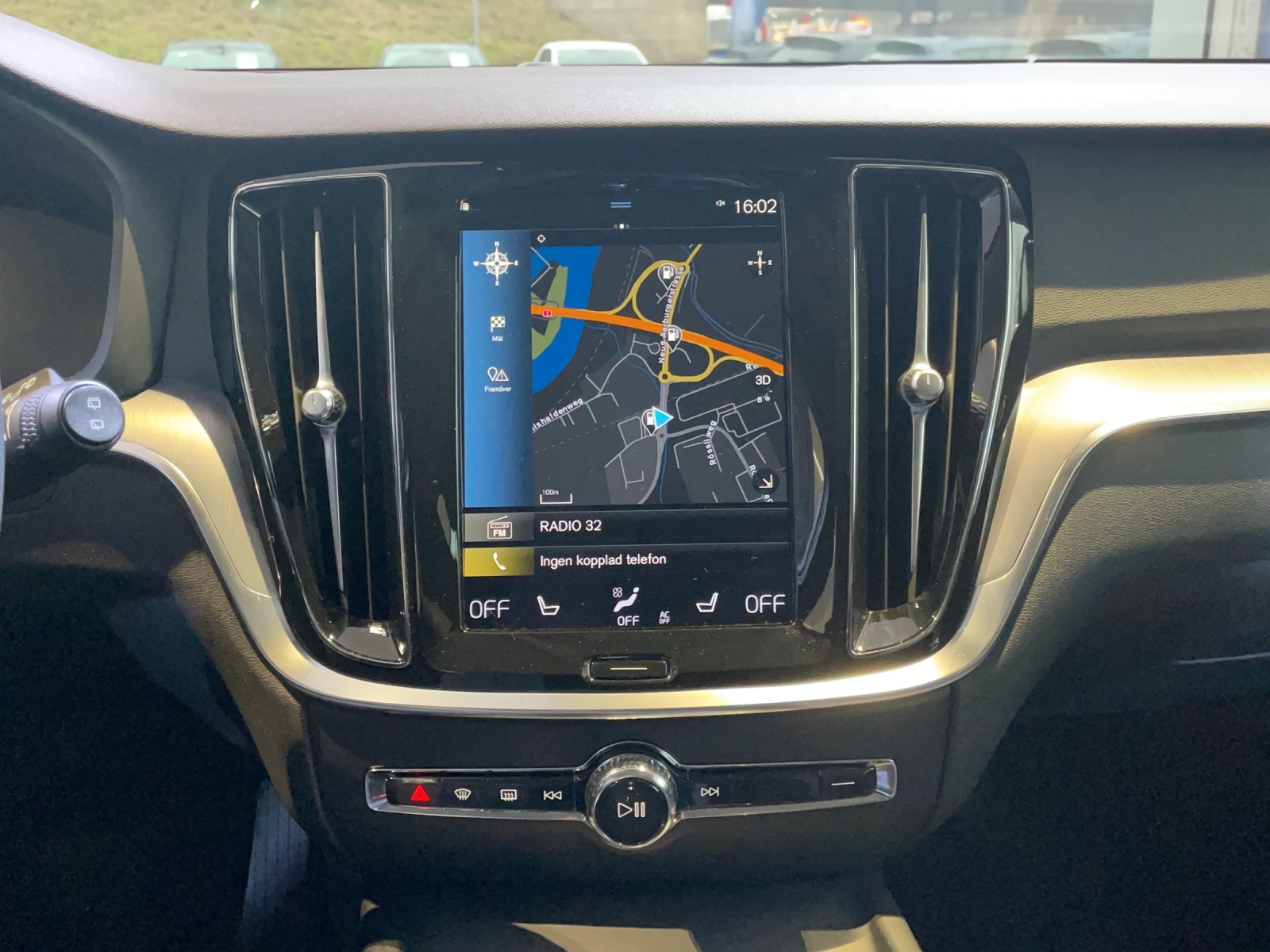 VOLVO V60 B4 Diesel Mild Hybrid Momentum Geartronic-image-11