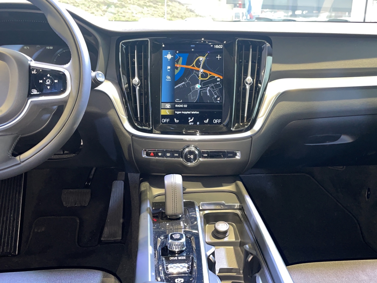 VOLVO V60 B4 Diesel Mild Hybrid Momentum Geartronic-image-9