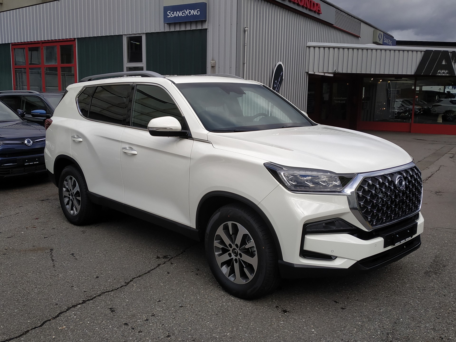 KGM-SsangYong Rexton 2.2 CRDi Platinum 4WD AT-showroom-element-1