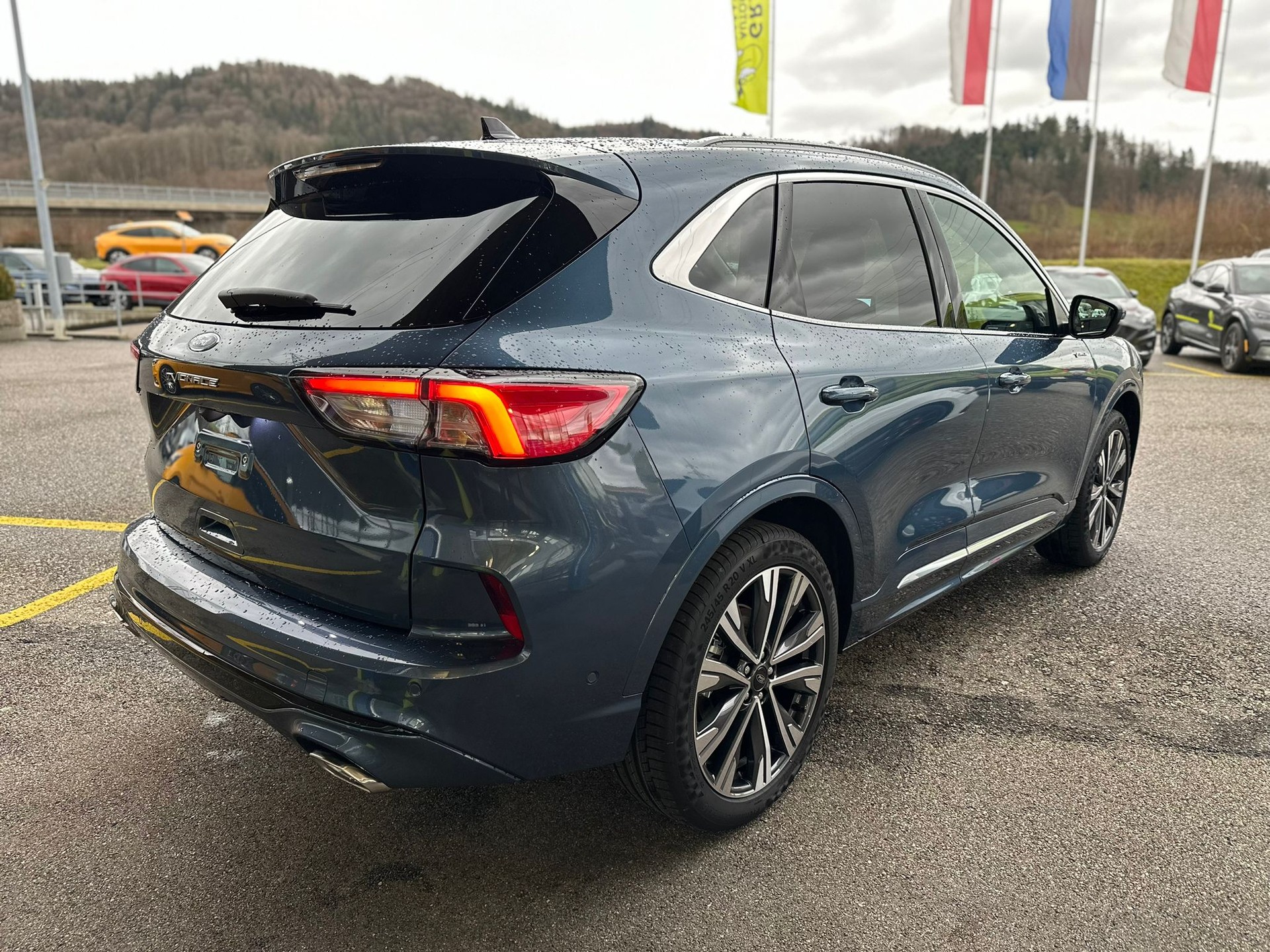 FORD Kuga 2.5 PHEV Vignale 2WD blue-image-6