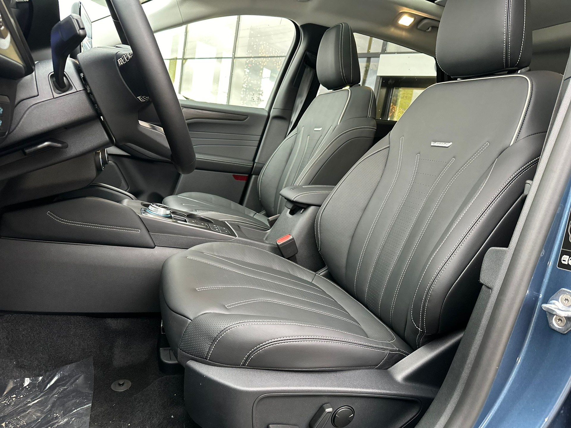 FORD Kuga 2.5 PHEV Vignale 2WD blue-image-8