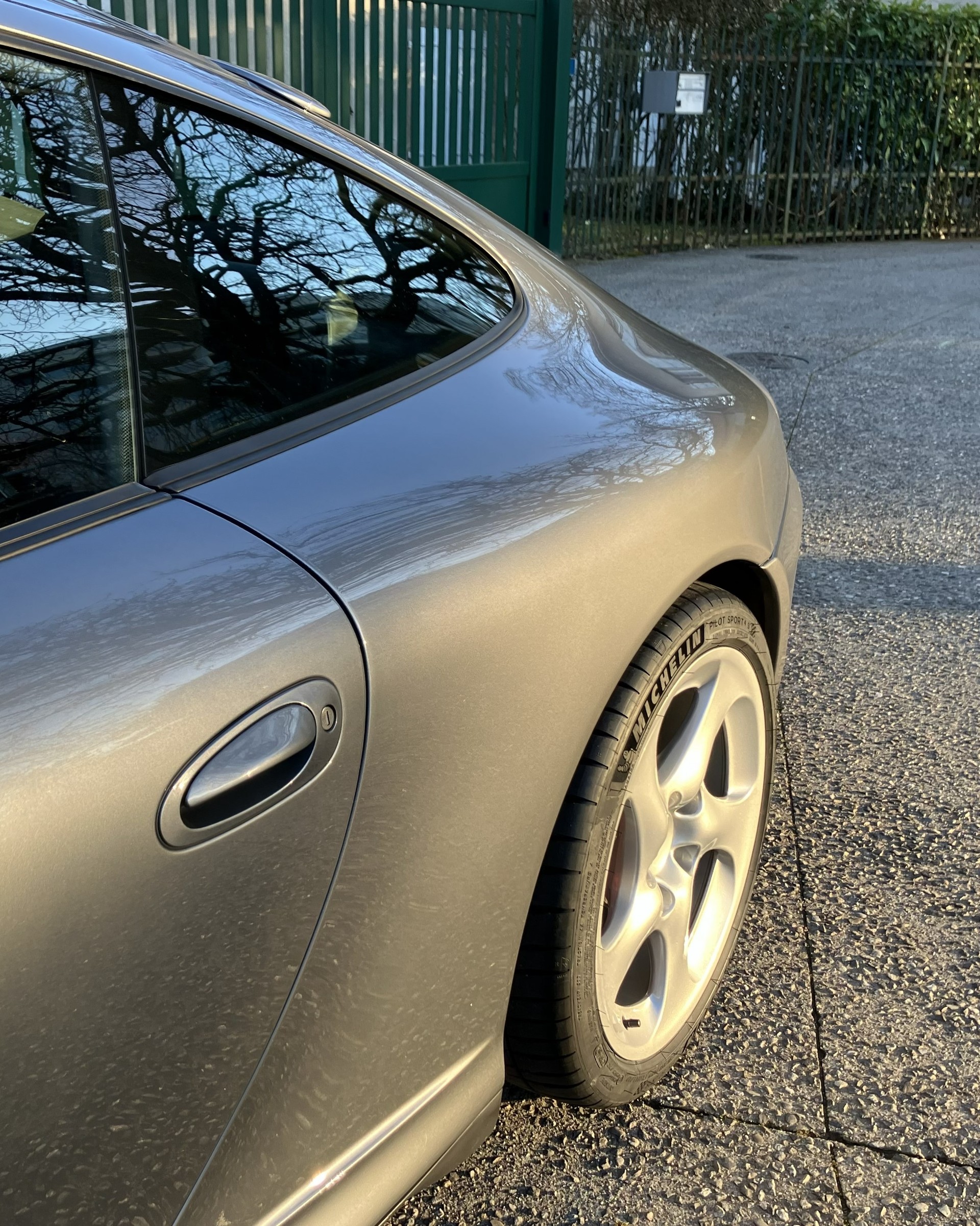 PORSCHE 911 Carrera 4 S-image-3