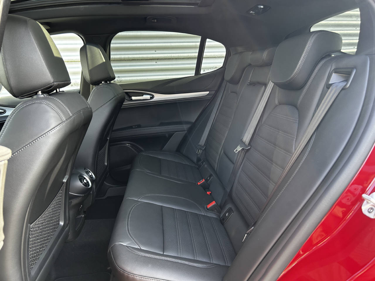 ALFA ROMEO Stelvio 2.0 Q4 280 Veloce-image-4