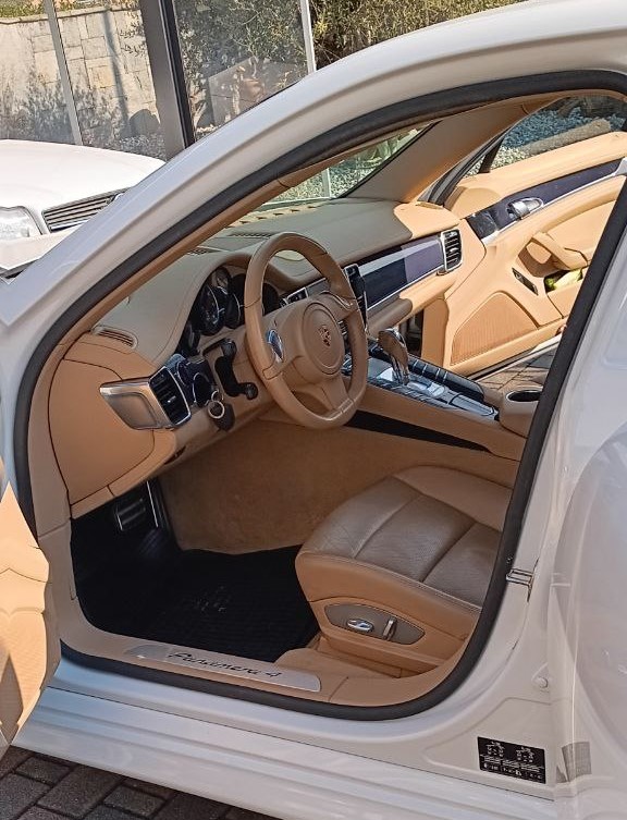 PORSCHE Panamera 4 3.6 PDK-image-1