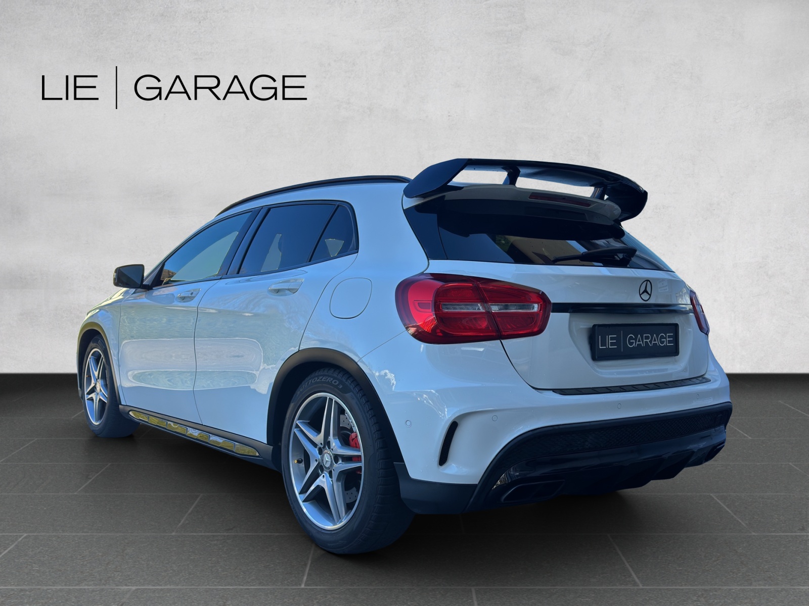 MERCEDES-BENZ GLA 45 AMG 4Matic 7G-DCT-image-1